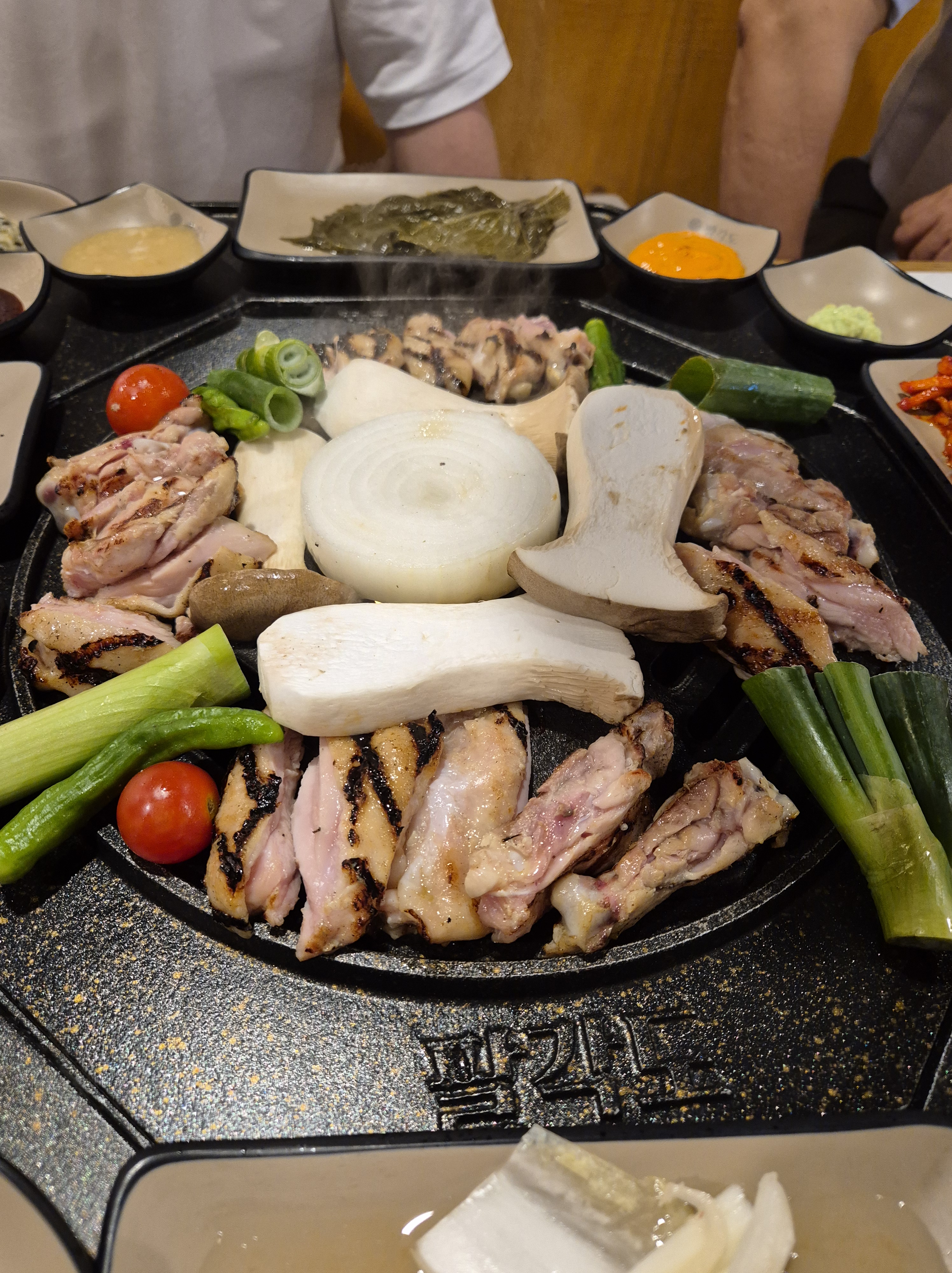 녹화 후 팔각도에서 먹은 닭갈비와 채소