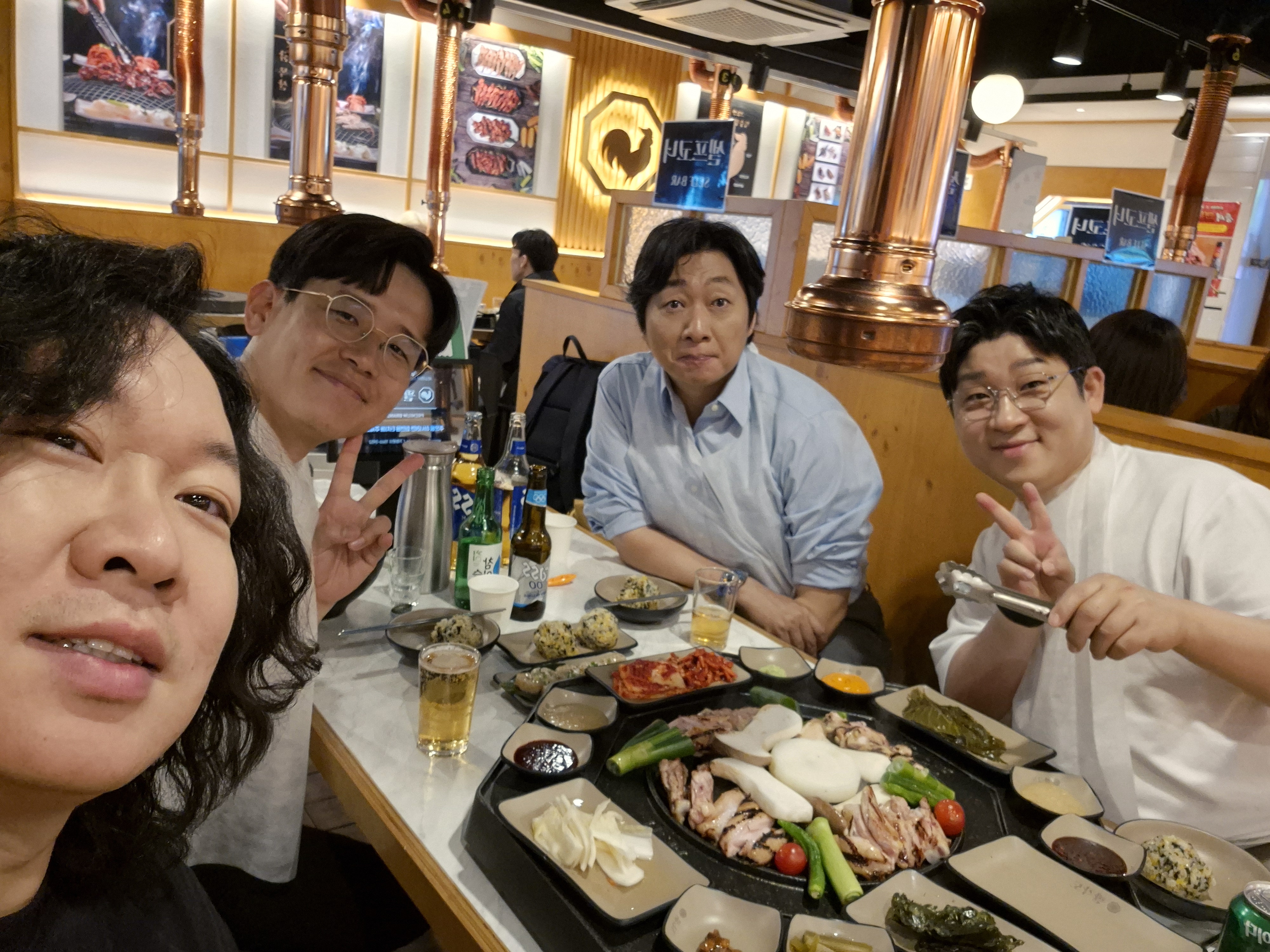 녹화 후 팔각도에서 함께 찍은 기념사진