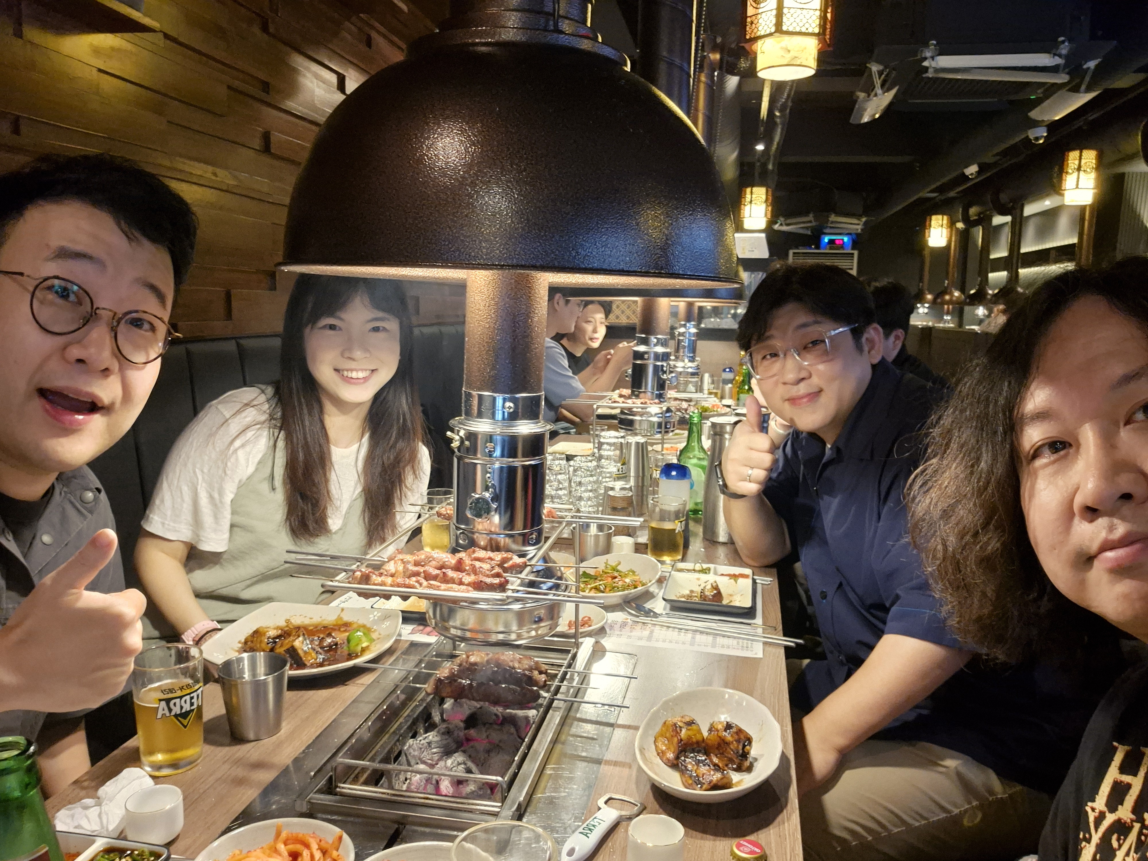 모어사이언스 관계자들과 함께한 양꼬치 식사
