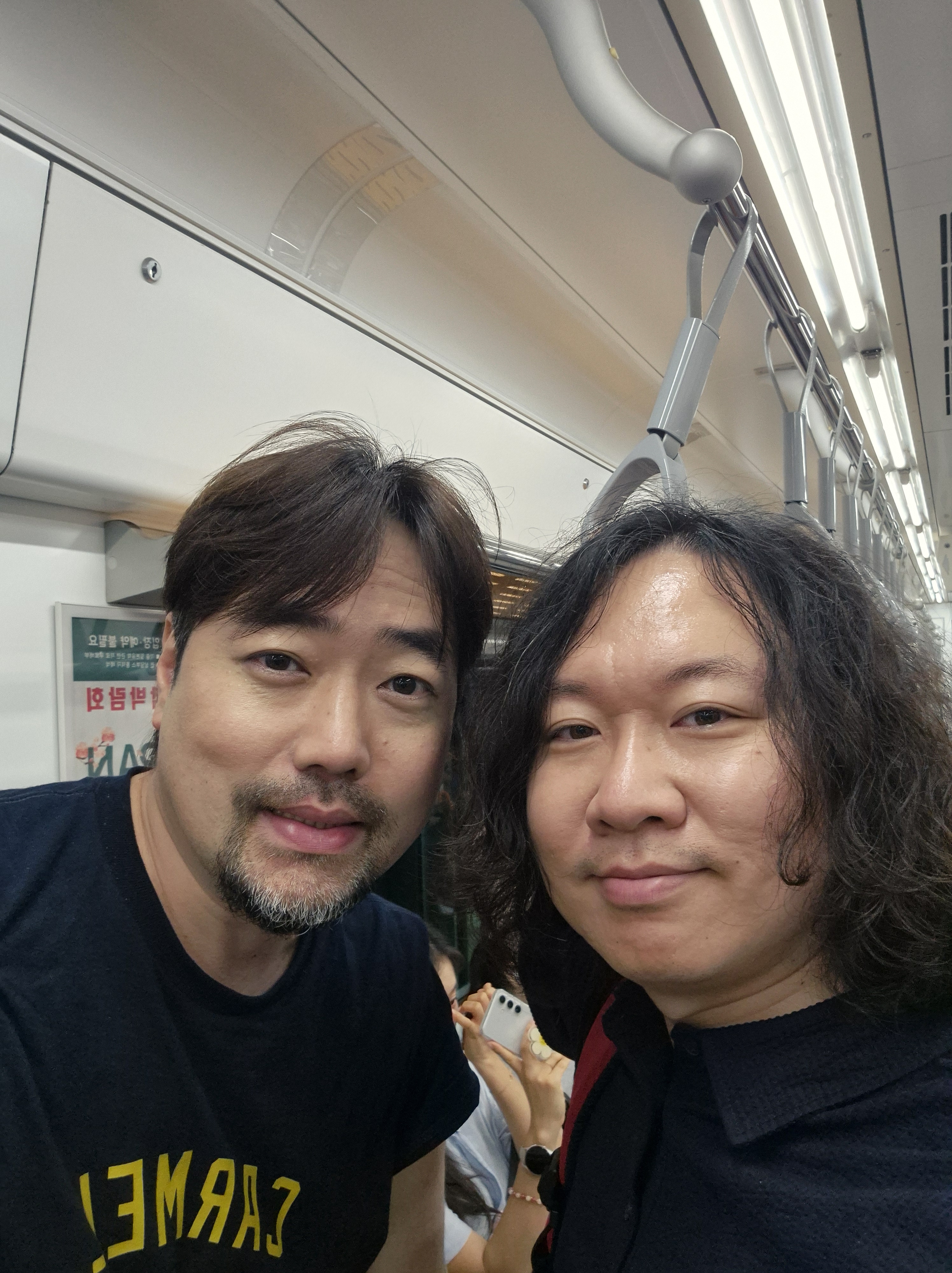 귀가하는 지하철에서 찍은 기념사진