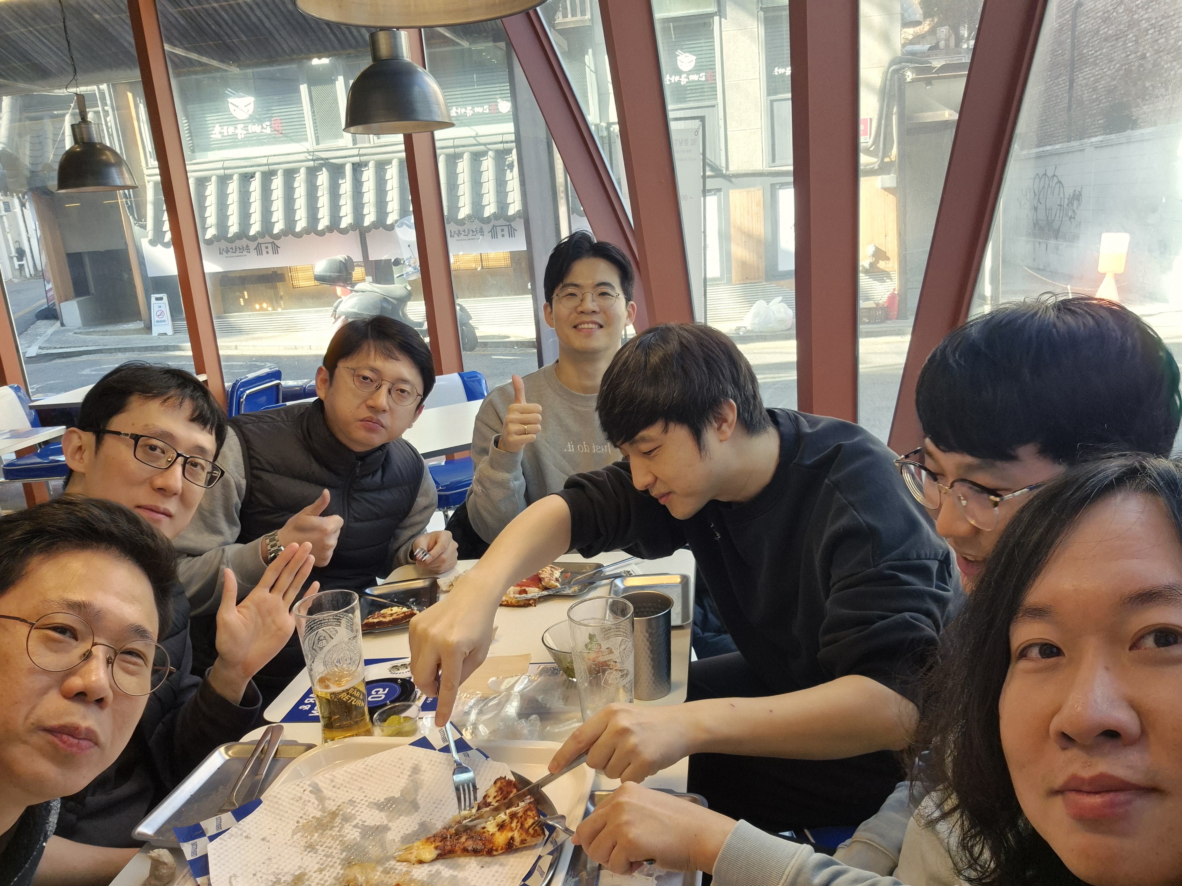 퍼그피자하우스에서 함께한 화학쟁이들 모임
