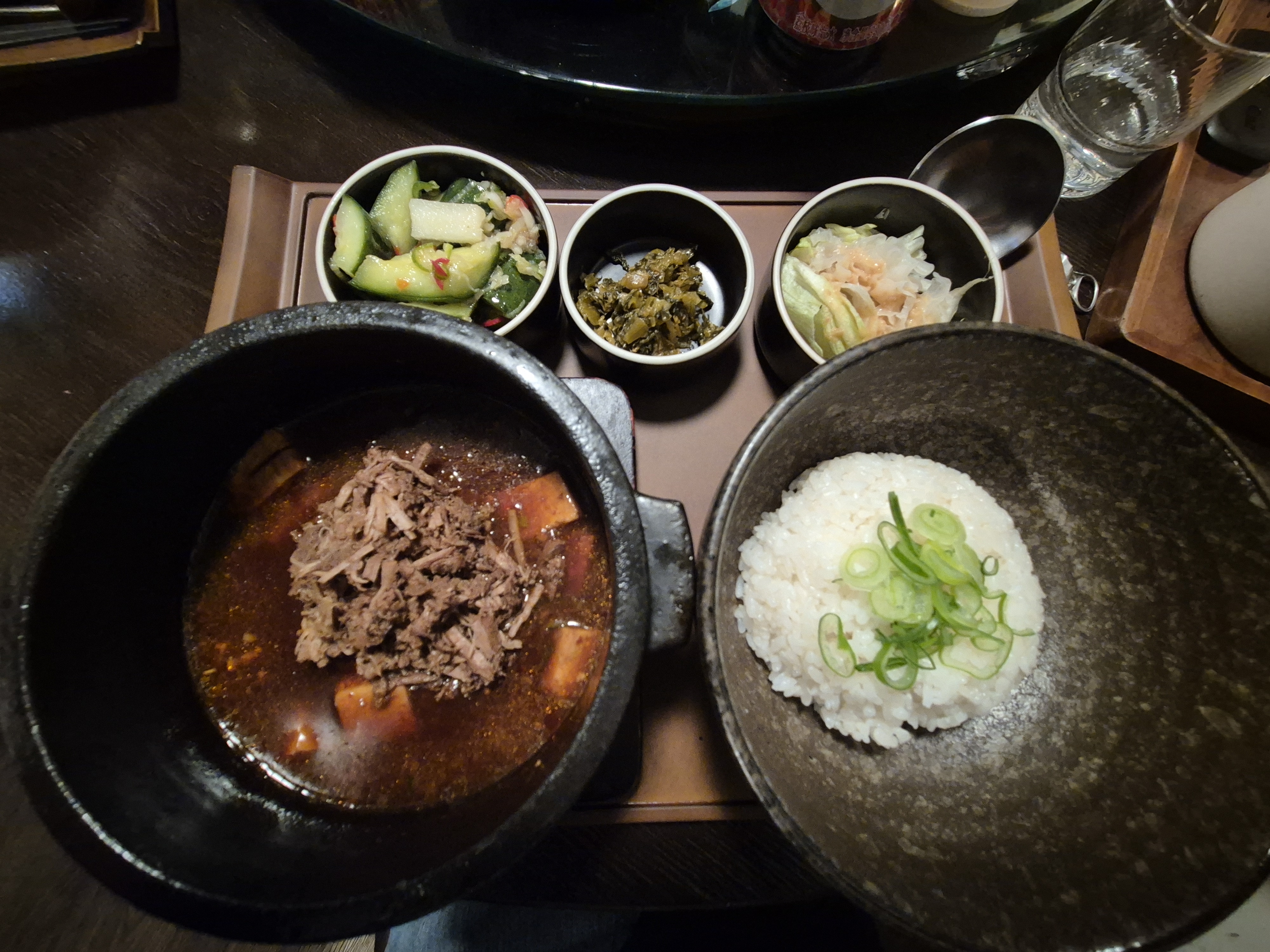 고량주관의 마파두부 정식과 밥, 반찬
