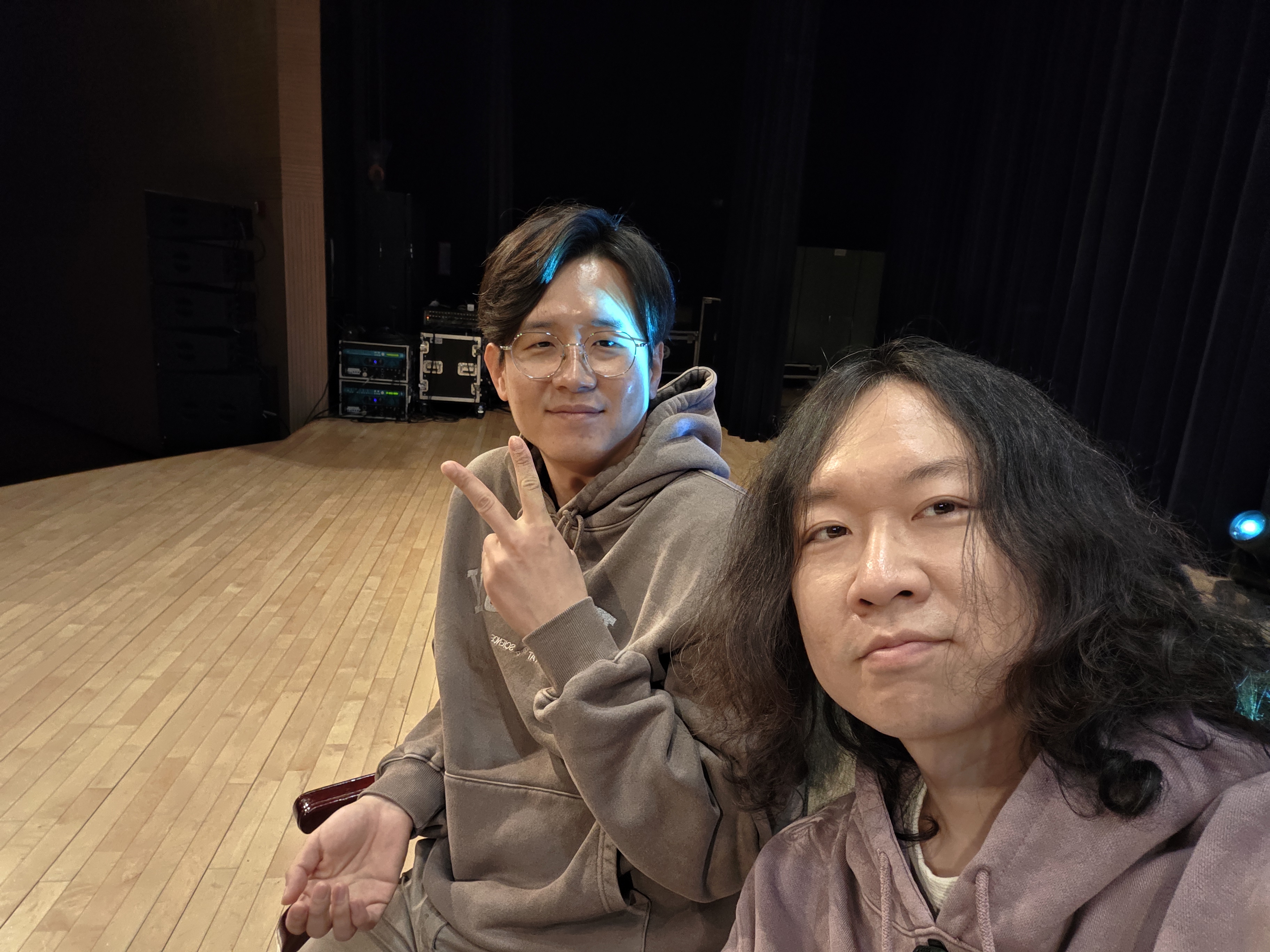 토크콘서트 무대에서 함께 찍은 두 사람의 셀카